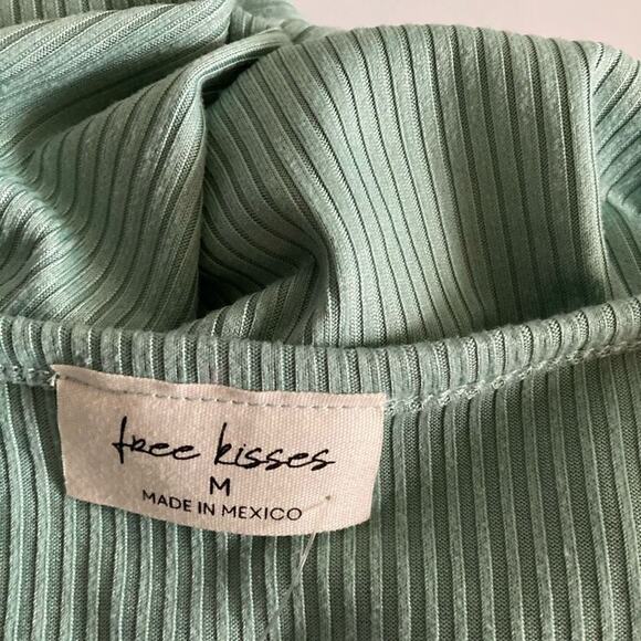 Free kisses crop top - Picture 4 of 5